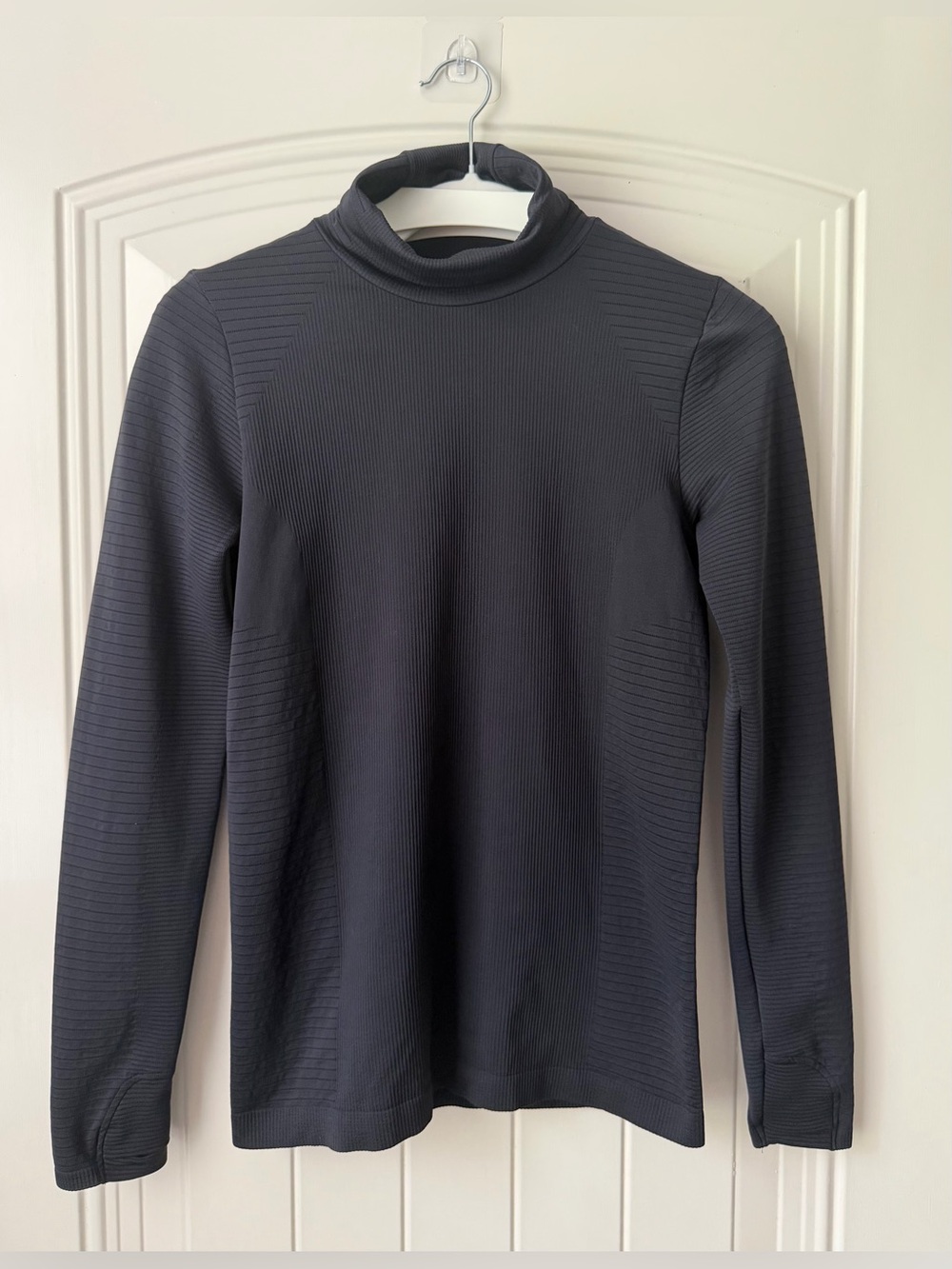 Athleta Black Ribbed Turtleneck Thumbhole Top Small